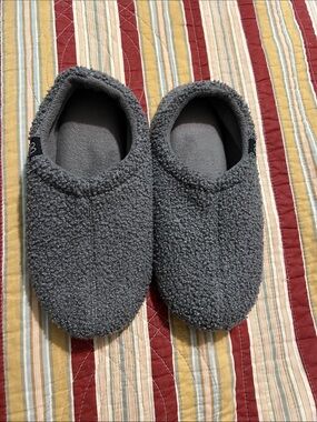 Cozy Hometop Sherpa Sz 8.5 slippers